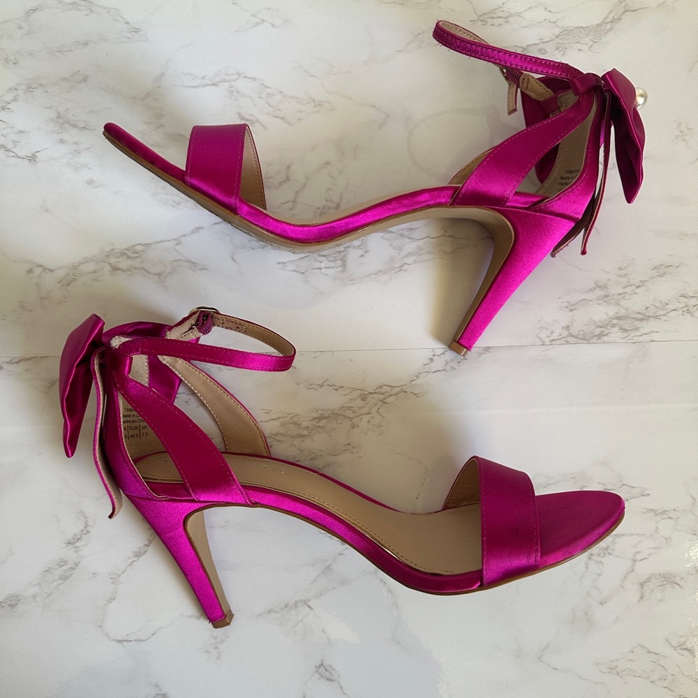 KELLY & KATIE - Elegant Pink Satin Heels